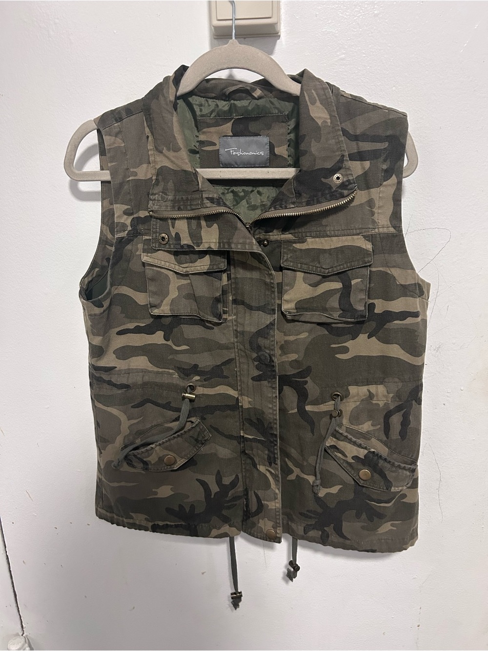Fashionomics Camo Utility Vest in Olive Green